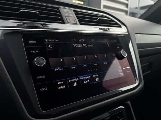 Volkswagen Tiguan Allspace 1.5 TSI 150 pk R-Line Business 7pers. 7-DSG | Wegklapbare trekhaak | Achteruitrijcamera | Cruise ... ActivLease financial lease