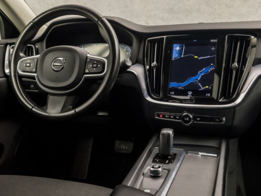 Volvo  V60 2.0 B3 Momentum Sport 177Pk Automaat (APPLE CARPLAY, GROOT NAVI, PARKEERSENSOREN, SPORTSTOELEN, D... ActivLease financial lease