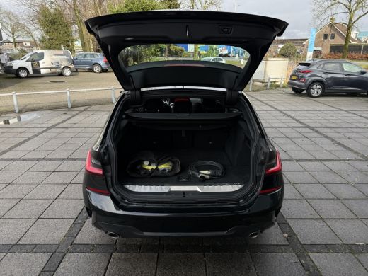 BMW 3 Serie Touring Aut. 320e M-Sport Edition | SoH 89% | Harman Kardon | Leder | Camera | Xenon-LED | ActivLease financial lease