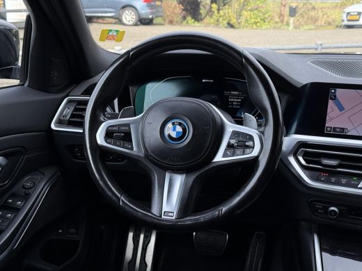 BMW 3 Serie Touring Aut. 320e M-Sport Edition | SoH 89% | Harman Kardon | Leder | Camera | Xenon-LED | ActivLease financial lease