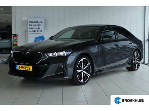 BMW 5 Serie 520i M-Sport Pro | Adapt. Cruise | Stoelventilatie | H&K | HUD | 360 Camera | Trekhaak | Pano | K...