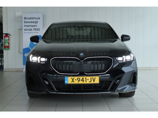 BMW 5 Serie 520i M-Sport Pro | Adapt. Cruise | Stoelventilatie | H&K | HUD | 360 Camera | Trekhaak | Pano | K... ActivLease financial lease
