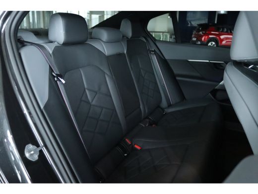 BMW 5 Serie 520i M-Sport Pro | Adapt. Cruise | Stoelventilatie | H&K | HUD | 360 Camera | Trekhaak | Pano | K... ActivLease financial lease