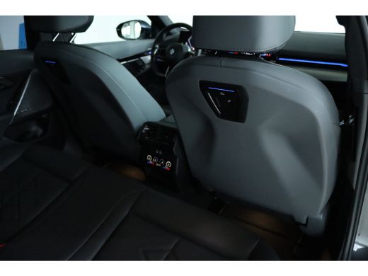 BMW 5 Serie 520i M-Sport Pro | Adapt. Cruise | Stoelventilatie | H&K | HUD | 360 Camera | Trekhaak | Pano | K... ActivLease financial lease