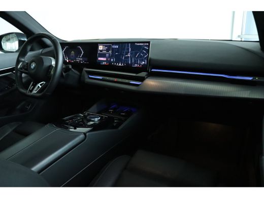 BMW 5 Serie 520i M-Sport Pro | Adapt. Cruise | Stoelventilatie | H&K | HUD | 360 Camera | Trekhaak | Pano | K... ActivLease financial lease
