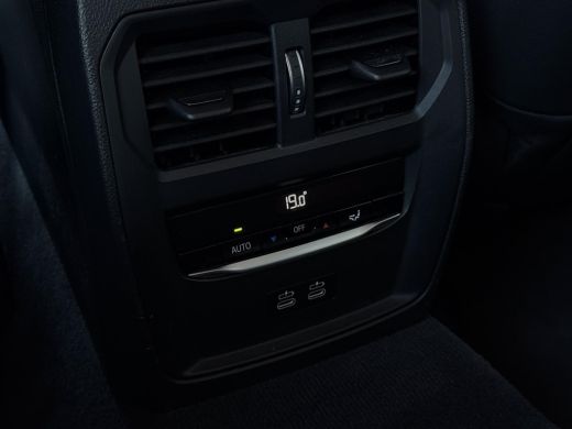 BMW i4 Aut. eDrive40 High Executive 84kWh | SoH 94.76% | ACC | Camera | Laser LED | HUD | ActivLease financial lease