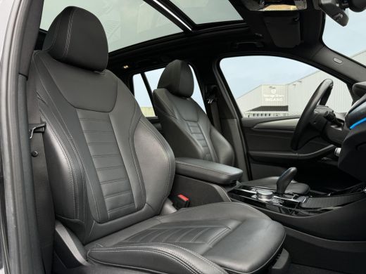 BMW iX3 Aut. High Executive 80 kWh | SoH 98% | Trekhaak | Panorama | Leder | Harman Kardon | ActivLease financial lease
