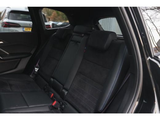 BMW X1 xDrive25e M Sport Automaat / Panoramadak / Trekhaak / Sportstoelen / M Adaptief onderstel / Comfo... ActivLease financial lease