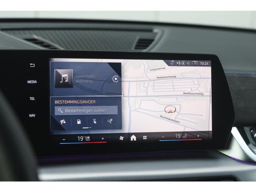 BMW X1 xDrive25e M Sport Automaat / Panoramadak / Trekhaak / Sportstoelen / M Adaptief onderstel / Comfo... ActivLease financial lease