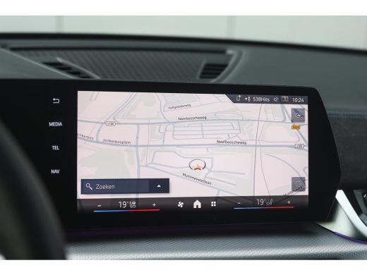 BMW X1 xDrive25e M Sport Automaat / Panoramadak / Trekhaak / Sportstoelen / M Adaptief onderstel / Comfo... ActivLease financial lease