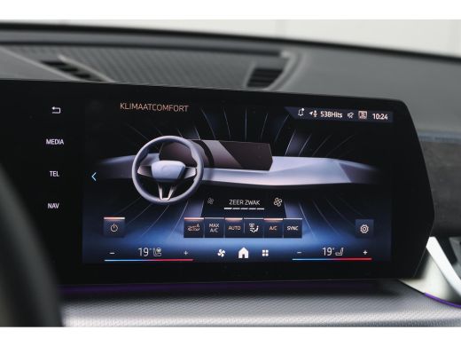 BMW X1 xDrive25e M Sport Automaat / Panoramadak / Trekhaak / Sportstoelen / M Adaptief onderstel / Comfo... ActivLease financial lease