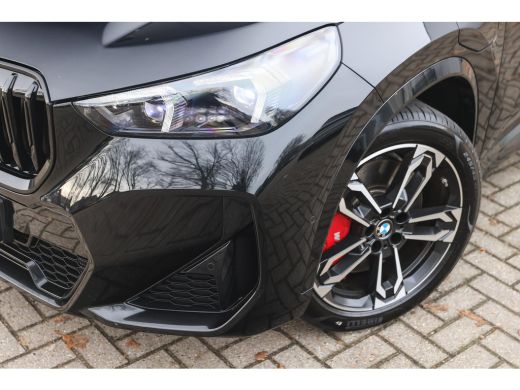 BMW X1 xDrive25e M Sport Automaat / Panoramadak / Trekhaak / Sportstoelen / M Adaptief onderstel / Comfo... ActivLease financial lease