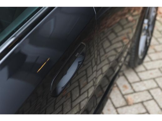 BMW X1 xDrive25e M Sport Automaat / Panoramadak / Trekhaak / Sportstoelen / M Adaptief onderstel / Comfo... ActivLease financial lease