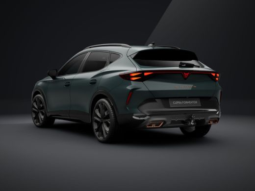 CUPRA Formentor 1.5 TSI e-Hybrid Business | Fiord Blue | Trekhaak | Eclipse pack ActivLease financial lease
