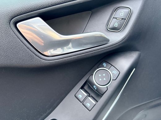 Ford Fiesta 1.0 EcoBoost Titanium | Parking Pack | Panoramadak | Navigatie SYNC3 | All season | ActivLease financial lease