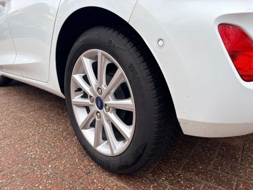 Ford Fiesta 1.0 EcoBoost Titanium | Parking Pack | Panoramadak | Navigatie SYNC3 | All season | ActivLease financial lease