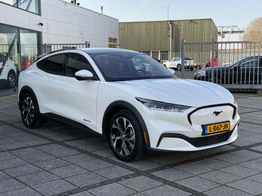 Ford Mustang Mach-E Mach-E Aut. 75 kWh Technology+ | SoH 92% | Trekhaak | Panorama | Leder | B&O Sound | ActivLease financial lease