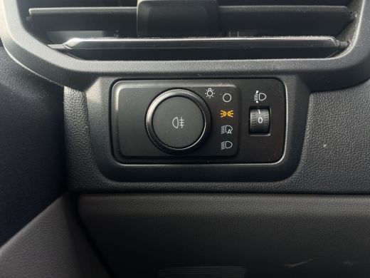 Ford Transit Custom 320 L2H1 Limited | 19'inch LM | Trekhaak | Laadruimtebetimmering | Achteruitrijcamera | Airco (au... ActivLease financial lease