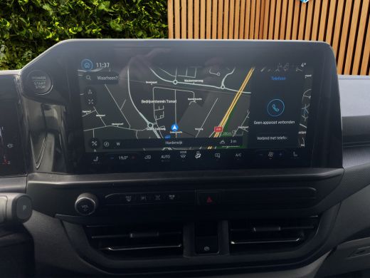 Ford Transit Custom 320 L2H1 Limited | 19'inch LM | Trekhaak | Laadruimtebetimmering | Achteruitrijcamera | Airco (au... ActivLease financial lease