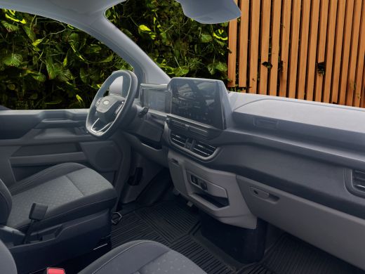 Ford Transit Custom 320 L2H1 Limited | 19'inch LM | Trekhaak | Laadruimtebetimmering | Achteruitrijcamera | Airco (au... ActivLease financial lease