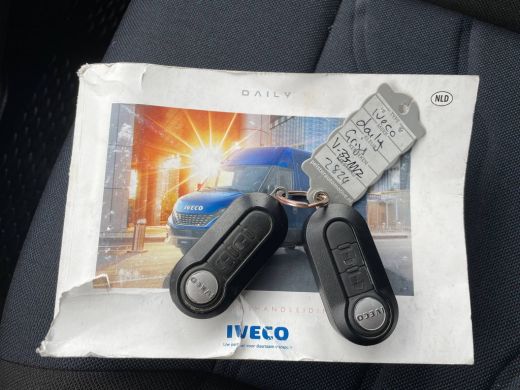 Iveco Daily 35C18 3.0 180pk HiMatic Automaat 3-Zijdige Kipper Trekhaak 3500kg 05-2023 ActivLease financial lease