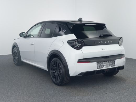 Lancia Ypsilon 1.2 Turbo Hybrid HF Line 110pk | Achteruitrijcamera | Airco (automatisch) | Anti Blokkeer Systeem ActivLease financial lease