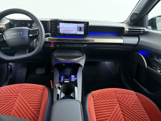 Lancia Ypsilon LX 54 kWh | 11 kW lader | Achteruitrijcamera | Airco (automatisch) ActivLease financial lease