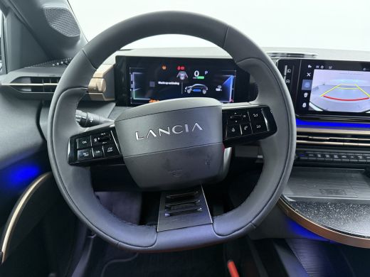 Lancia Ypsilon LX 54 kWh | 11 kW lader | Achteruitrijcamera | Airco (automatisch) ActivLease financial lease