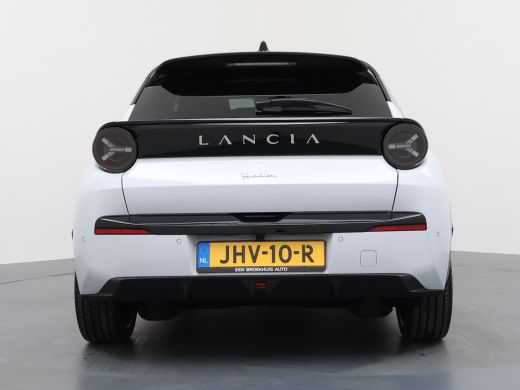 Lancia Ypsilon LX 54 kWh | 11 kW lader | Achteruitrijcamera | Airco (automatisch) ActivLease financial lease