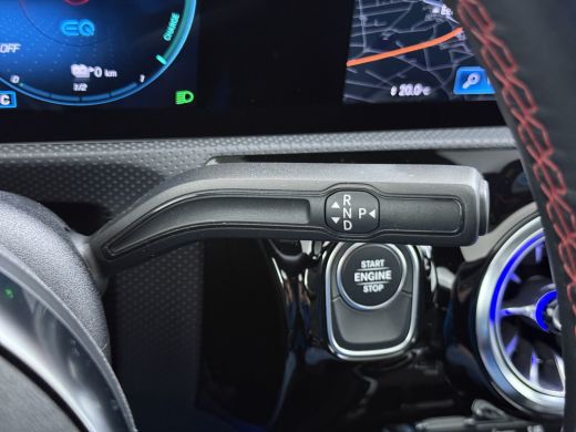 Mercedes-Benz A-Klasse 250e AMG // Panorama dak // Sfeerverlichting // Memory // MultiBeam LED // Advanced Audio // Keyl... ActivLease financial lease