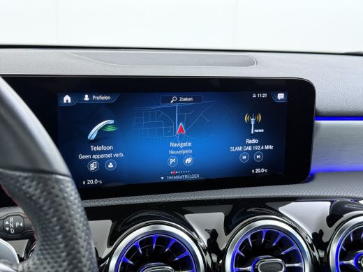 Mercedes-Benz A-Klasse 250e AMG // Panorama dak // Sfeerverlichting // Memory // MultiBeam LED // Advanced Audio // Keyl... ActivLease financial lease