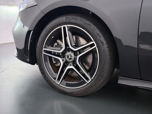 Mercedes-Benz A-Klasse 250e AMG // Panorama dak // Sfeerverlichting // Memory // MultiBeam LED // Advanced Audio // Keyl... ActivLease financial lease