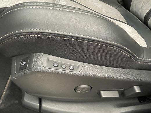 Peugeot 3008 1.6 HYbrid4 300 Premi&egrave;re Pack Panorama Dak | Elek. Stoelen met Massage | Focal | Elek. Achterklep... ActivLease financial lease