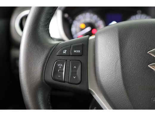 Suzuki Vitara 1.0 Boosterjet Select | Dealer Onderhouden! | Automaat | Trekhaak | Navi By App | Camera | Clima ... ActivLease financial lease