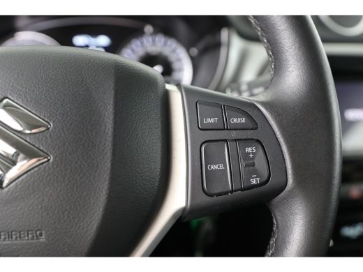 Suzuki Vitara 1.0 Boosterjet Select | Dealer Onderhouden! | Automaat | Trekhaak | Navi By App | Camera | Clima ... ActivLease financial lease