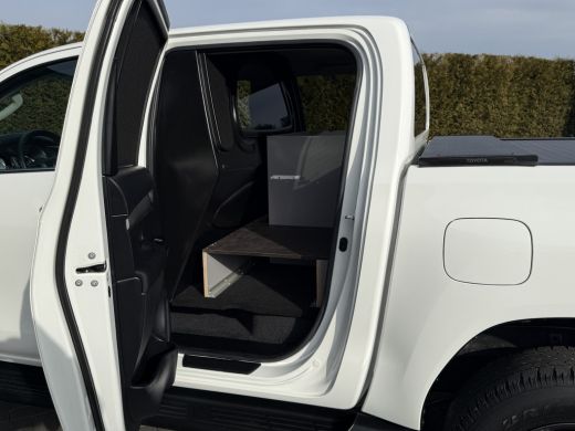 Toyota Hilux 2.4 D-4D AUTOMAAT / 4x4 / 1e EIG. / 3.500 KG AHG / CAMERA / TREKHAAK / ECC / CRUISE / CARPLAY ActivLease financial lease