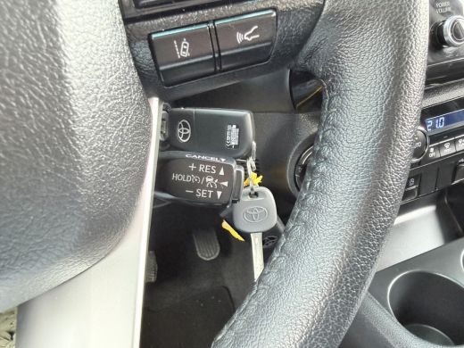 Toyota Hilux 2.4 D-4D AUTOMAAT / 4x4 / 1e EIG. / 3.500 KG AHG / CAMERA / TREKHAAK / ECC / CRUISE / CARPLAY ActivLease financial lease