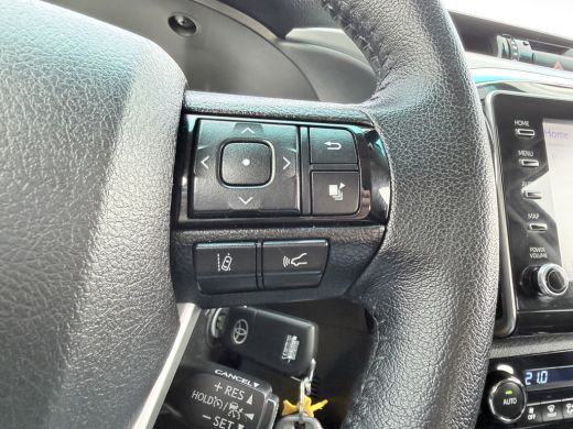 Toyota Hilux 2.4 D-4D AUTOMAAT / 4x4 / 1e EIG. / 3.500 KG AHG / CAMERA / TREKHAAK / ECC / CRUISE / CARPLAY ActivLease financial lease