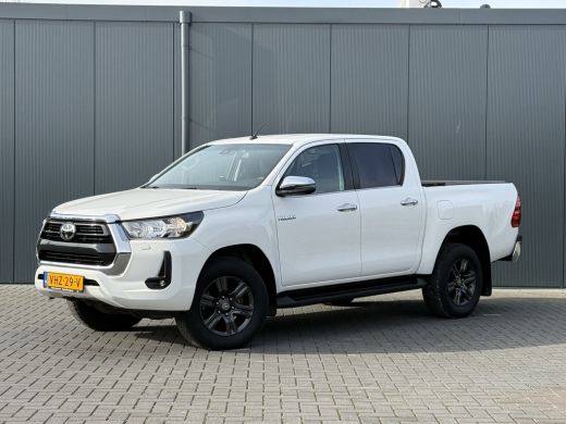 Toyota Hilux 2.4 D-4D AUTOMAAT / 4x4 / 1e EIG. / 3.500 KG AHG / CAMERA / TREKHAAK / ECC / CRUISE / CARPLAY ActivLease financial lease