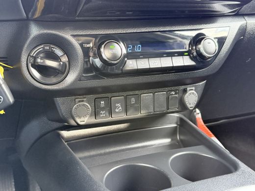 Toyota Hilux 2.4 D-4D AUTOMAAT / 4x4 / 1e EIG. / 3.500 KG AHG / CAMERA / TREKHAAK / ECC / CRUISE / CARPLAY ActivLease financial lease