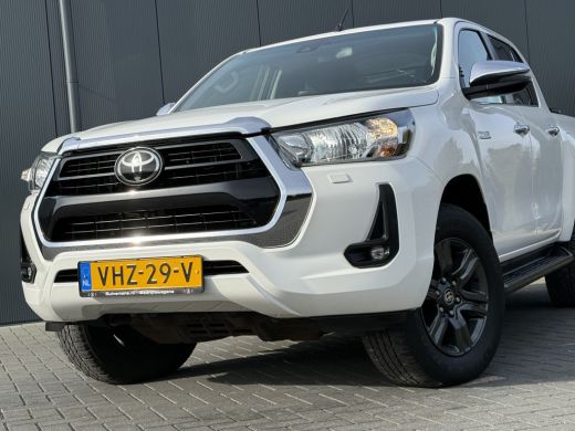 Toyota Hilux 2.4 D-4D AUTOMAAT / 4x4 / 1e EIG. / 3.500 KG AHG / CAMERA / TREKHAAK / ECC / CRUISE / CARPLAY ActivLease financial lease