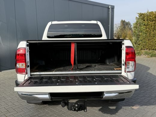 Toyota Hilux 2.4 D-4D AUTOMAAT / 4x4 / 1e EIG. / 3.500 KG AHG / CAMERA / TREKHAAK / ECC / CRUISE / CARPLAY ActivLease financial lease