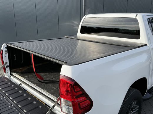 Toyota Hilux 2.4 D-4D AUTOMAAT / 4x4 / 1e EIG. / 3.500 KG AHG / CAMERA / TREKHAAK / ECC / CRUISE / CARPLAY ActivLease financial lease