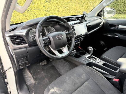 Toyota Hilux 2.4 D-4D AUTOMAAT / 4x4 / 1e EIG. / 3.500 KG AHG / CAMERA / TREKHAAK / ECC / CRUISE / CARPLAY ActivLease financial lease
