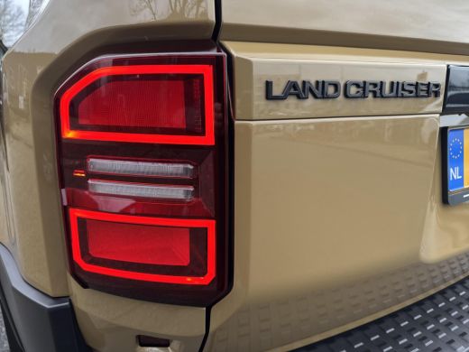 Toyota Land Cruiser 2.8 D-4D First Edition 5p | 06-10141018 Voor meer informatie ActivLease financial lease