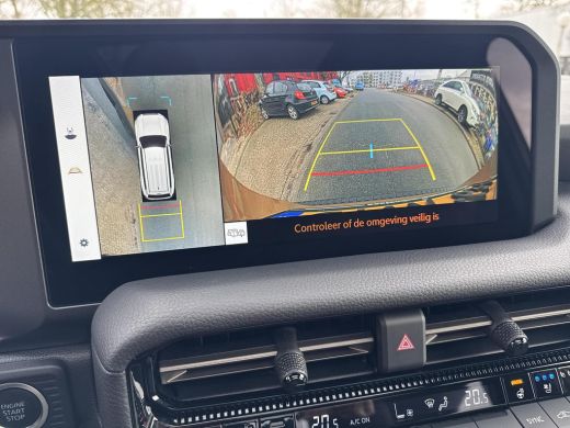 Toyota Land Cruiser 2.8 D-4D First Edition 5p | 06-10141018 Voor meer informatie ActivLease financial lease