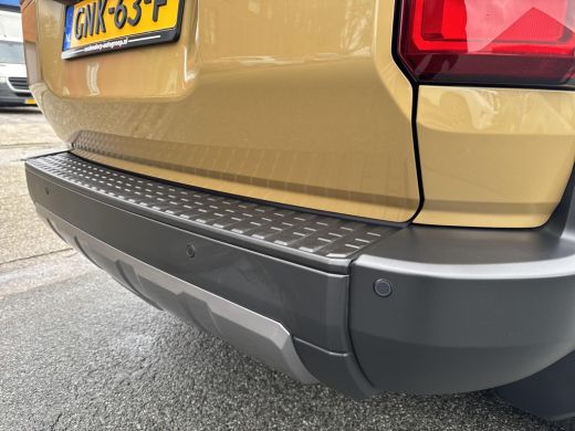 Toyota Land Cruiser 2.8 D-4D First Edition 5p | 06-10141018 Voor meer informatie ActivLease financial lease