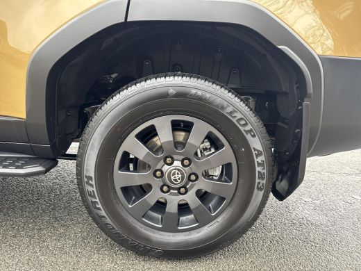 Toyota Land Cruiser 2.8 D-4D First Edition 5p | 06-10141018 Voor meer informatie ActivLease financial lease