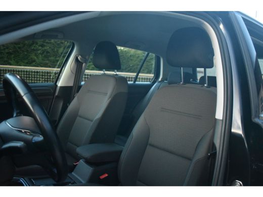 Volkswagen e-Golf 136PK E-DITION | NAVIGATIE | ADAPT. CRUISE | APP. CONNECT | CLIMATE CONTROL |  FULL LED | 16 INCH ActivLease financial lease