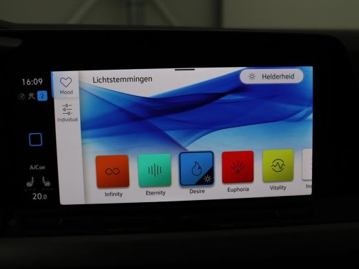 Volkswagen Golf Variant 1.0 TSI Life Business | Memory | Stoel & stuurverwarming | Adaptive Cruise | Camera | Car... ActivLease financial lease